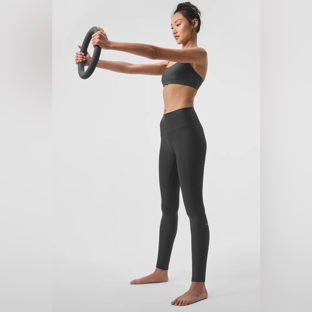 Airlift Set with 7/8th leggings & Intrigue Bra in Anthracite